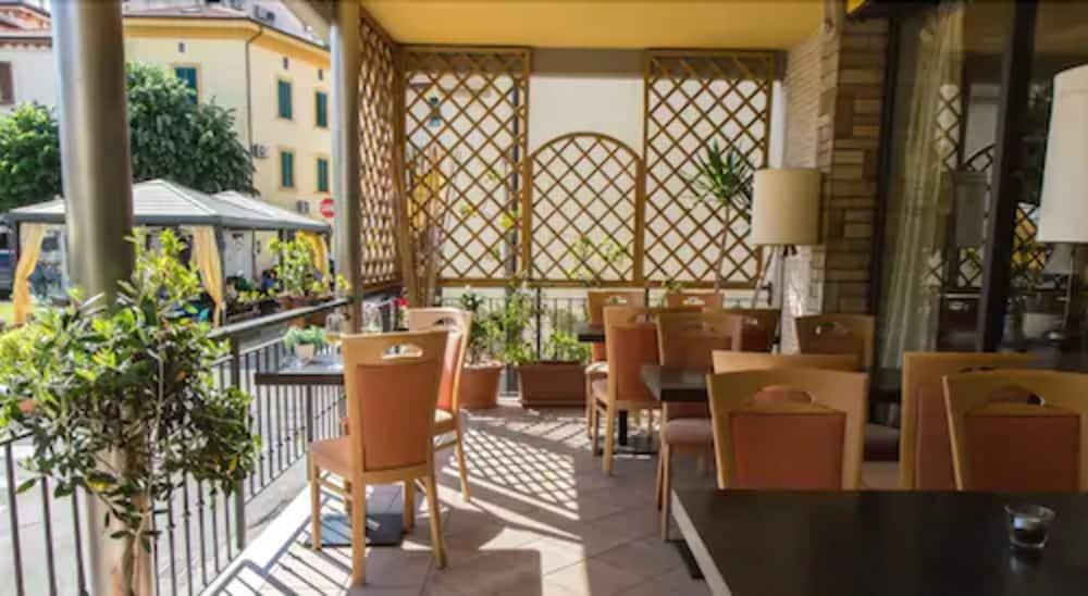 Park Hotel مونتيكاتيني تيرمي المظهر الخارجي الصورة