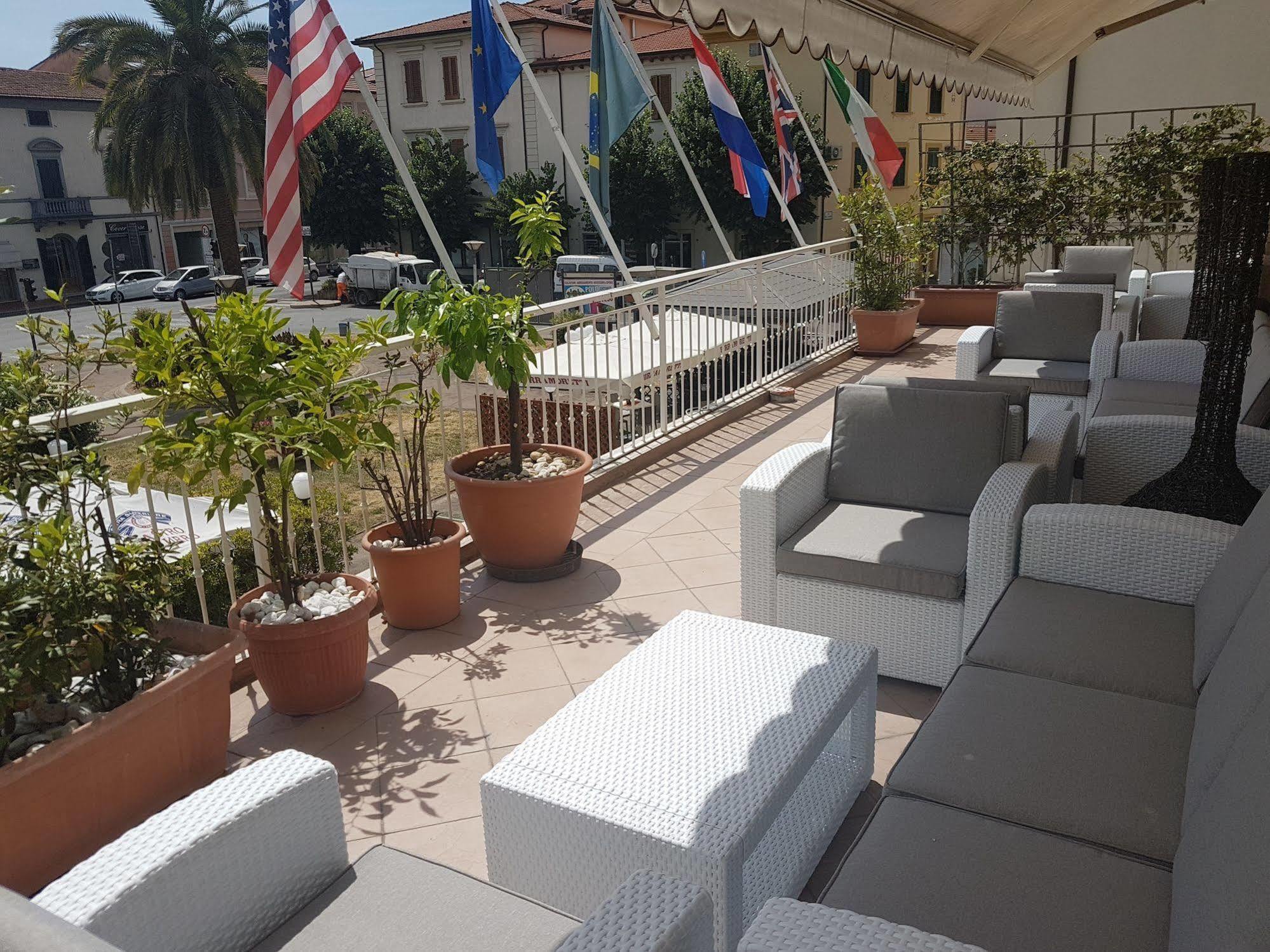 Park Hotel مونتيكاتيني تيرمي المظهر الخارجي الصورة