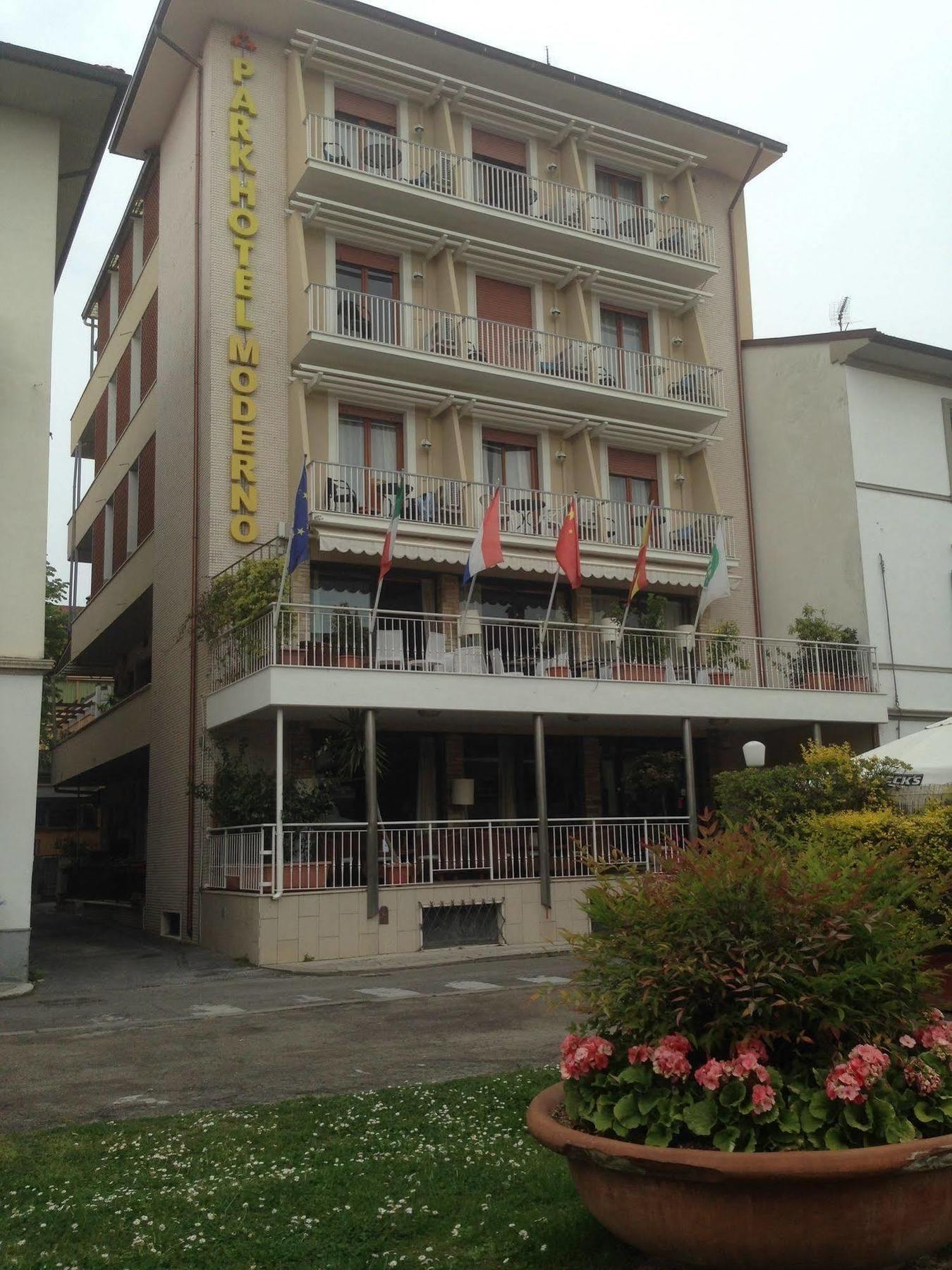 Park Hotel مونتيكاتيني تيرمي المظهر الخارجي الصورة